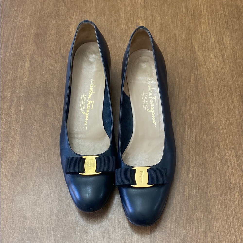 Vera Salvatore Ferragamo pump